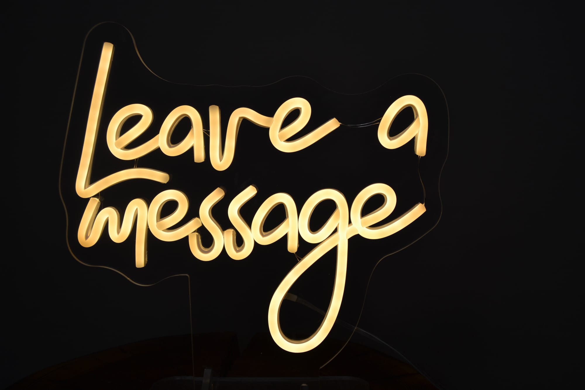Leuchtschild „Leave a Message“